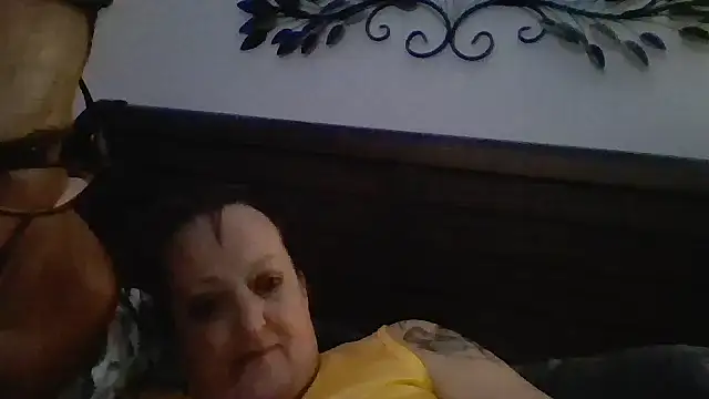 purplecarnation online show from June 14, 9:33 am