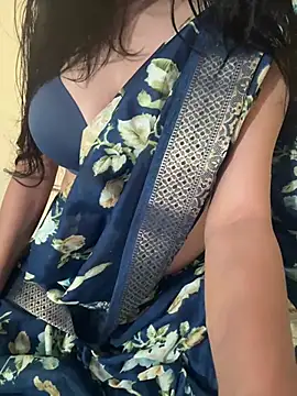 Snapshot of Aishu__Reddy chatting on June 8, 9:42 am Aishu Reddy online show from June 8, 9:42 am