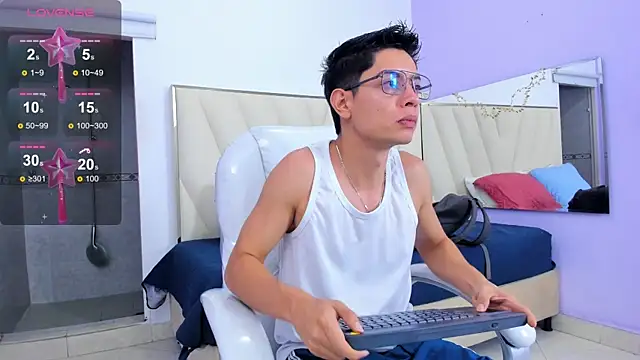 Snapshot of Ethan12_ chatting on June 23, 3:15 am Ethan12 online show from June 23, 3:15 am