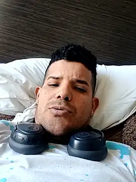 carlos0204 online show from June 8, 1:33 pm