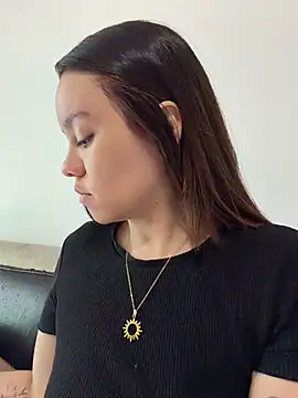 Emma Jonas online show from July 11, 6:32 pm