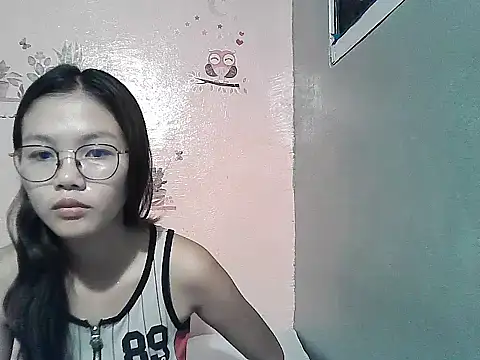 Snapshot of ClassyCrushpinay chatting on June 19, 10:46 pm ClassyCrushpinay online show from June 19, 10:46 pm