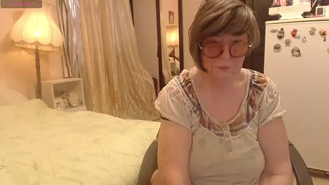 Snapshot of Sharon_Amore chatting on May 1, 5:39 pm Sharon Amore online show from May 1, 5:39 pm