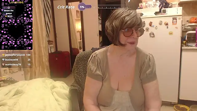 Snapshot of Sharon_Amore chatting on May 4, 11:01 pm Sharon Amore online show from May 4, 11:01 pm