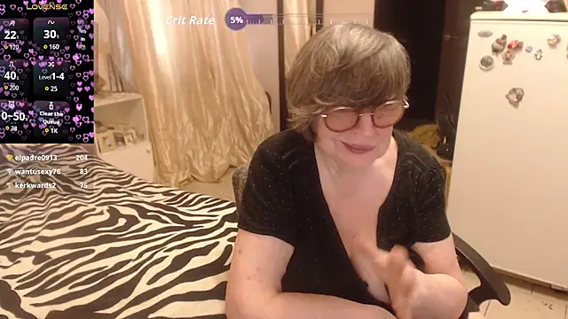 Snapshot of Sharon_Amore chatting on June 20, 5:38 pm Sharon Amore online show from June 20, 5:38 pm
