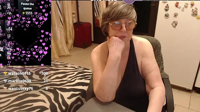 Snapshot of Sharon_Amore chatting on July 1, 6:40 pm Sharon Amore online show from July 1, 6:40 pm
