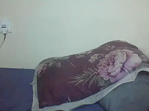 Snapshot of skylerviky chatting on June 15, 7:43 am skylerviky online show from June 15, 7:43 am