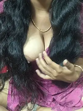 Snapshot of telugu_modal_divya0999 chatting on July 23, 3:43 pm telugu modal divya0999 online show from July 23, 3:43 pm