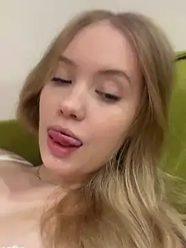 Snapshot of Melanie__murr chatting on June 9, 6:30 pm Melanie murr online show from June 9, 6:30 pm