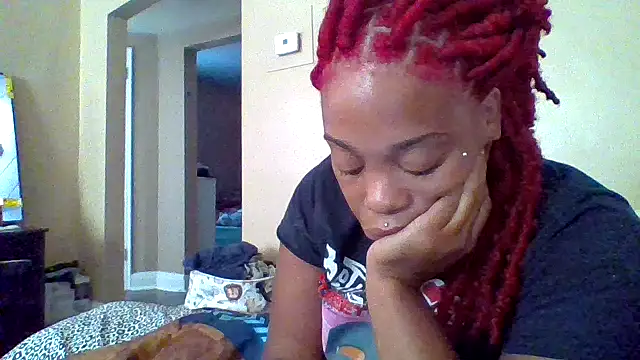 Snapshot of BoujieDee chatting on July 13, 4:32 pm BoujieDee online show from July 13, 4:32 pm