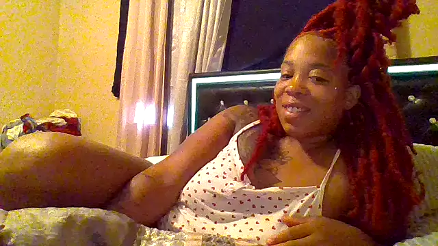 Snapshot of BoujieDee chatting on July 28, 4:16 pm BoujieDee online show from July 28, 4:16 pm