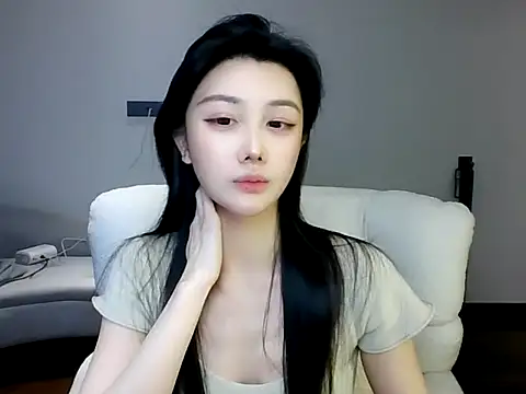 Snapshot of SylvieMaya chatting on June 10, 4:50 pm SylvieMaya online show from June 10, 4:50 pm
