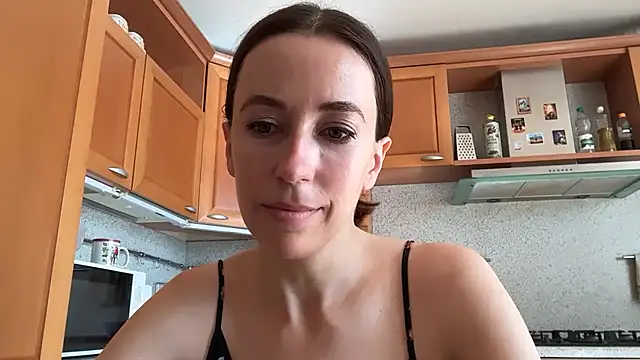 Snapshot of Flamingo_Queen chatting on July 1, 6:04 am Flamingo Queen online show from July 1, 6:04 am