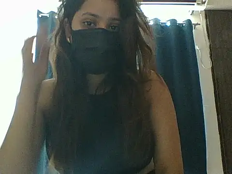 Snapshot of luvruhi chatting on June 10, 7:51 am luvruhi online show from June 10, 7:51 am