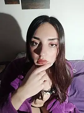 Snapshot of KatieMonroe chatting on August 1, 4:12 am KatieMonroe online show from August 1, 4:12 am