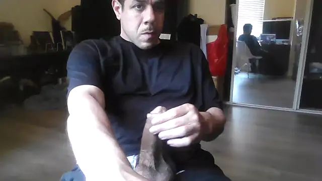 Snapshot of toosexy4myshirt chatting on June 10, 7:46 pm toosexy4myshirt online show from June 10, 7:46 pm