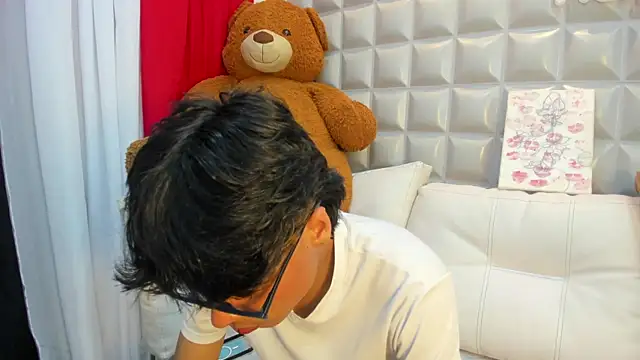 Snapshot of maximo_2019 chatting on July 15, 1:44 am maximo 2019 online show from July 15, 1:44 am