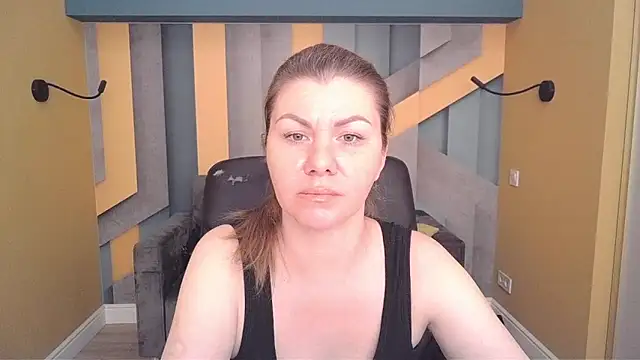 Snapshot of LunaKissesx chatting on June 9, 5:52 am LunaKissesx online show from June 9, 5:52 am