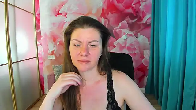 Snapshot of LunaKissesx chatting on June 26, 11:25 am LunaKissesx online show from June 26, 11:25 am