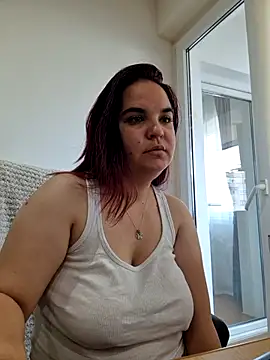 Snapshot of Ella_minnie chatting on June 9, 6:14 am Ella minnie online show from June 9, 6:14 am