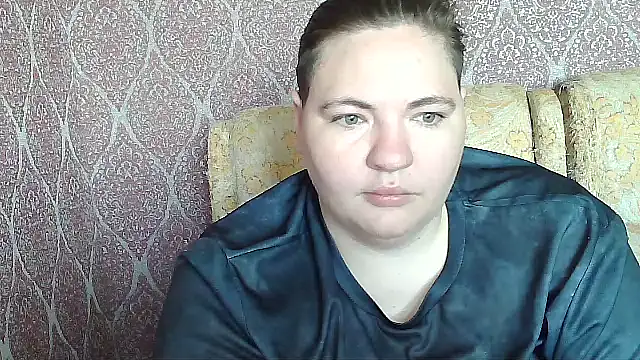 Snapshot of TiaMason chatting on June 21, 7:11 am TiaMason online show from June 21, 7:11 am
