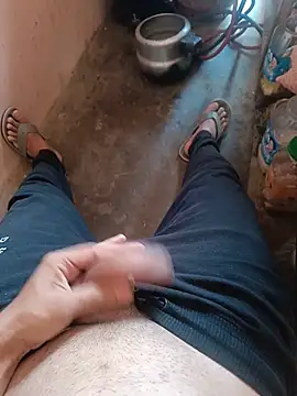 Desindianbull69 online show from August 2, 7:51 am