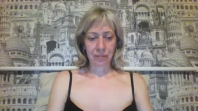 Snapshot of SkyGI chatting on June 9, 9:15 pm SkyGI online show from June 9, 9:15 pm
