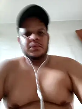 Snapshot of FFelipe000777 chatting on June 9, 11:33 am FFelipe000777 online show from June 9, 11:33 am
