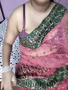 Snapshot of SWEETY-099 chatting on July 3, 5:25 am SWEETY-099 online show from July 3, 5:25 am