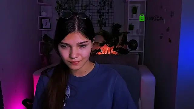 Snapshot of kiaraa_belle chatting on June 19, 10:19 am kiaraa belle online show from June 19, 10:19 am