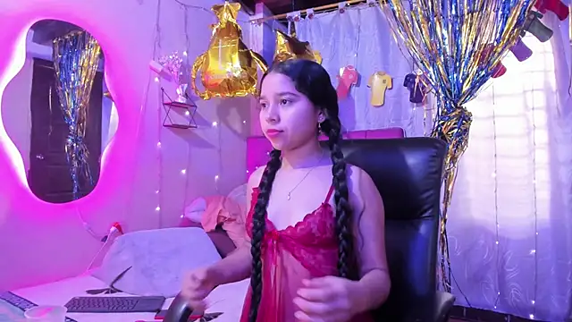Snapshot of Milly-Way chatting on July 2, 12:22 pm Milly-Way online show from July 2, 12:22 pm