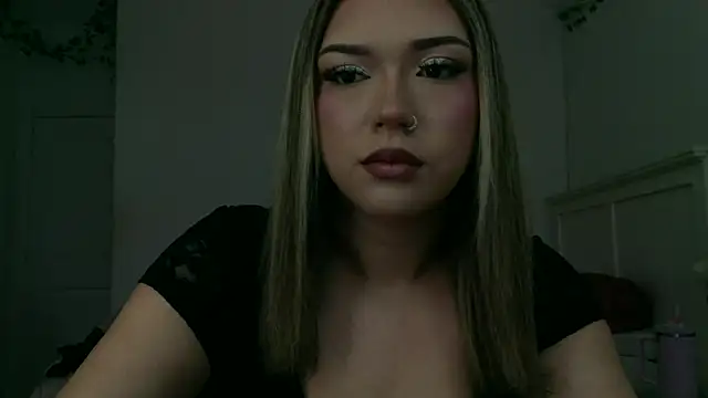 Snapshot of juicyxi chatting on June 11, 5:33 pm juicyxi online show from June 11, 5:33 pm