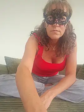Snapshot of Giulia2903 chatting on July 3, 11:27 am Giulia2903 online show from July 3, 11:27 am