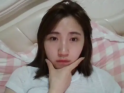 Snapshot of yiyi13 chatting on June 14, 12:07 pm yiyi13 online show from June 14, 12:07 pm