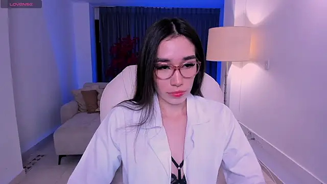Snapshot of Emma_caarter_ chatting on June 19, 3:11 am Emma caarter online show from June 19, 3:11 am