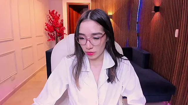 Snapshot of Emma_caarter_ chatting on July 23, 3:15 am Emma caarter online show from July 23, 3:15 am