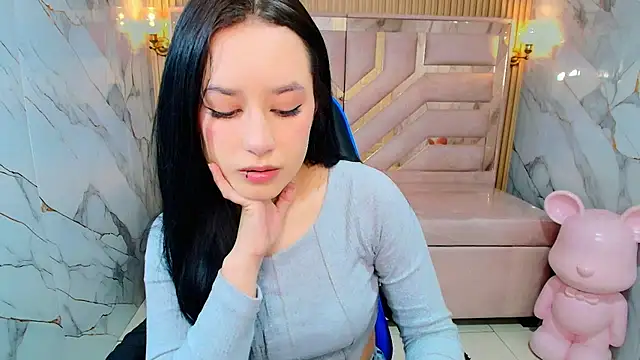 Snapshot of Aleja_r_ chatting on July 6, 7:38 pm Aleja r online show from July 6, 7:38 pm
