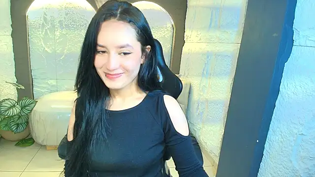 Snapshot of Aleja_r_ chatting on July 28, 7:50 pm Aleja r online show from July 28, 7:50 pm