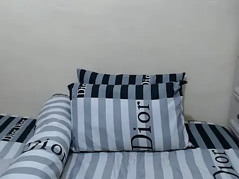 Snapshot of GorgeousPinay_x chatting on July 15, 12:05 am GorgeousPinay x online show from July 15, 12:05 am