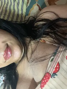 Snapshot of maram_mimi chatting on June 21, 1:30 am maram mimi online show from June 21, 1:30 am