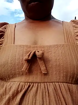 Snapshot of Chin-ni chatting on June 18, 9:14 am Chin-ni online show from June 18, 9:14 am