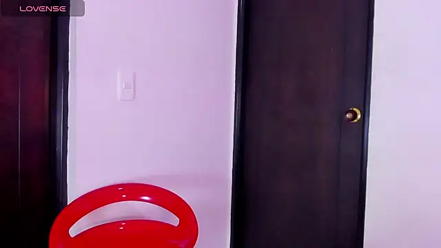 Snapshot of kataleya_saenz1 chatting on June 27, 12:44 pm kataleya saenz1 online show from June 27, 12:44 pm