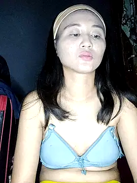 Snapshot of Rayya_4yy chatting on June 13, 3:43 pm Rayya 4yy online show from June 13, 3:43 pm