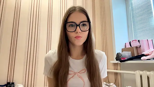 MiaWonderind online show from June 21, 1:13 pm