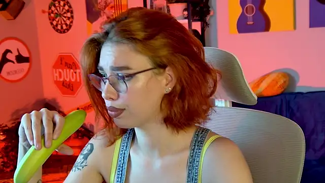 Snapshot of SeraphineDuskryn chatting on July 28, 6:07 pm SeraphineDuskryn online show from July 28, 6:07 pm