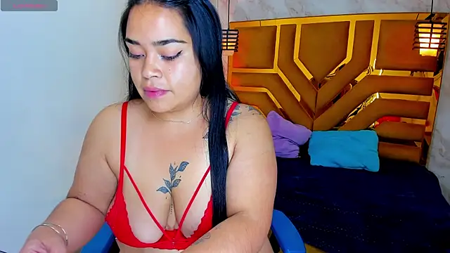 Snapshot of Violett_Cinnamon chatting on July 11, 11:02 am Violett Cinnamon online show from July 11, 11:02 am