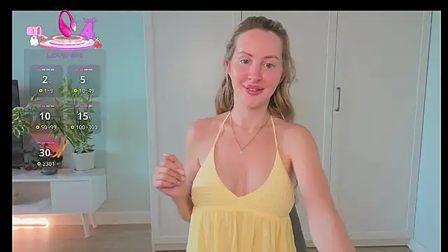 Snapshot of Sensual_orchid17 chatting on July 10, 9:56 am Sensual orchid17 online show from July 10, 9:56 am