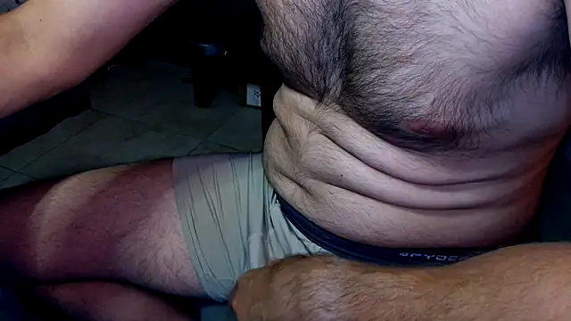 Snapshot of talltannhandsome chatting on July 27, 1:07 pm talltannhandsome online show from July 27, 1:07 pm