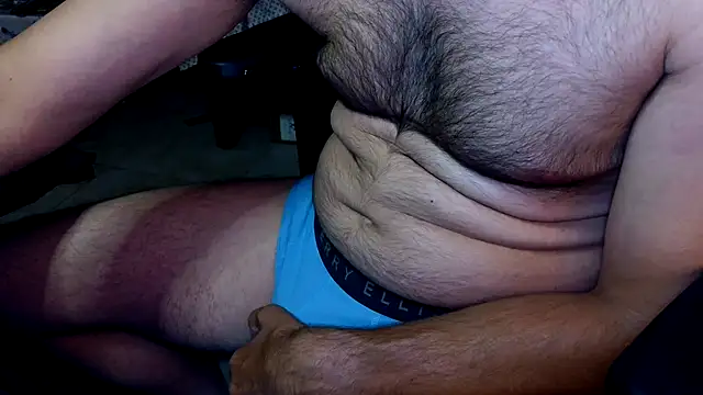 Snapshot of talltannhandsome chatting on July 28, 12:48 pm talltannhandsome online show from July 28, 12:48 pm
