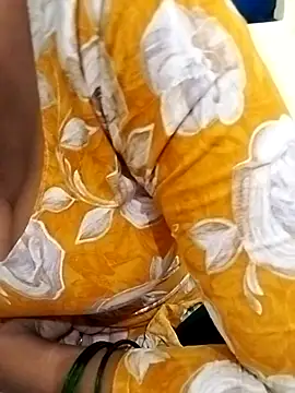 Snapshot of Hot_Radhika1 chatting on July 14, 7:13 am Hot Radhika1 online show from July 14, 7:13 am